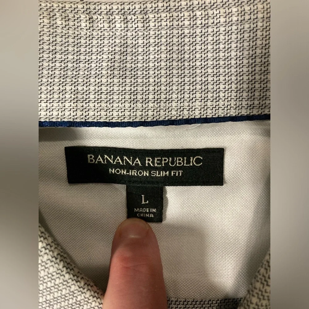 Banana Republic Men’s Large Non Iron Slim Fit Button Down‎ Shirt
